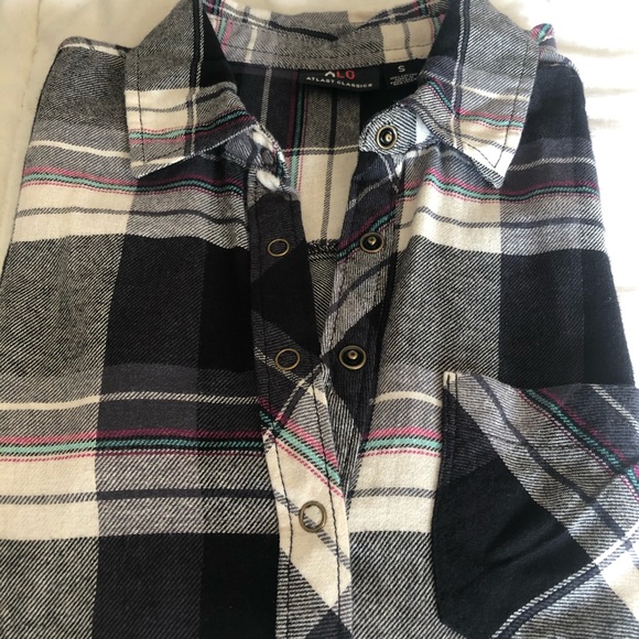 ALC- At Last Classics Small Half Button Flannel - Picture 2 of 10